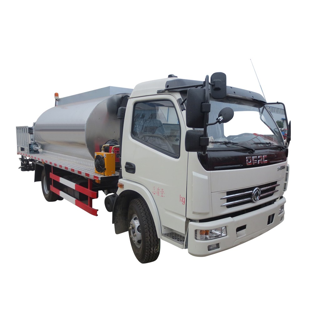 Camion distributeur d'asphalte 3-5 Cbm