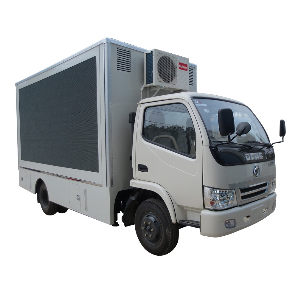 4 * 2 P6 P5 a mené le camion publicitaire